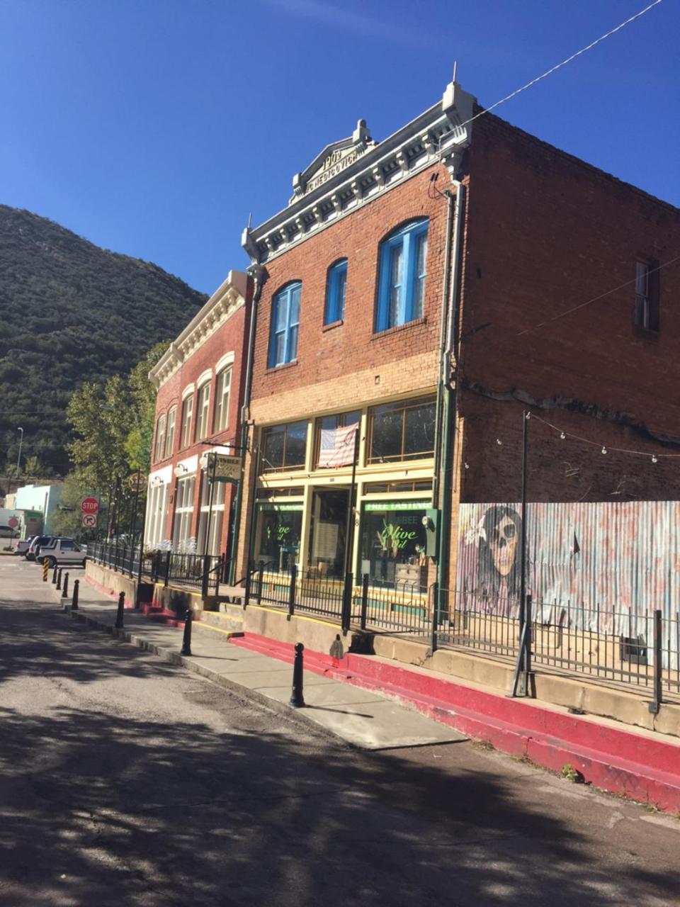 Bisbee Brownstone Suites Extérieur photo