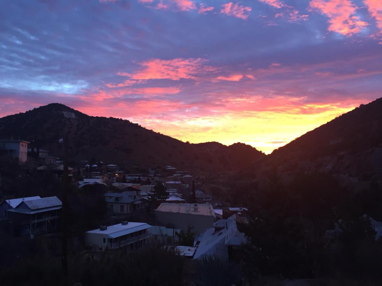 Bisbee Brownstone Suites Extérieur photo